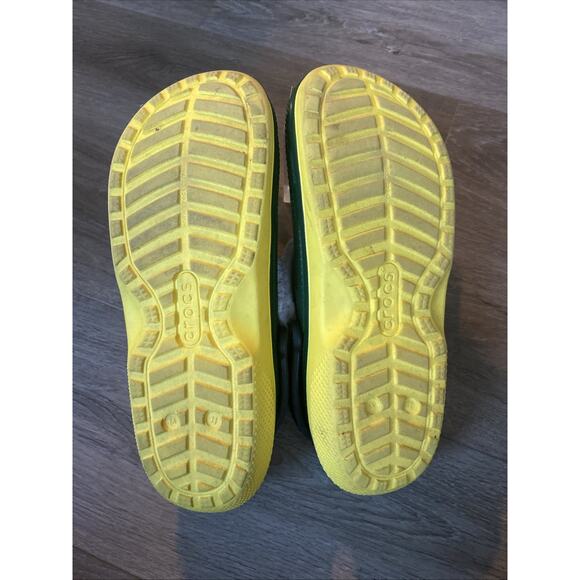 CROCS Buddy The Elf, with White Fleece and Black Strap & Jibbitz - Picture 6 of 12